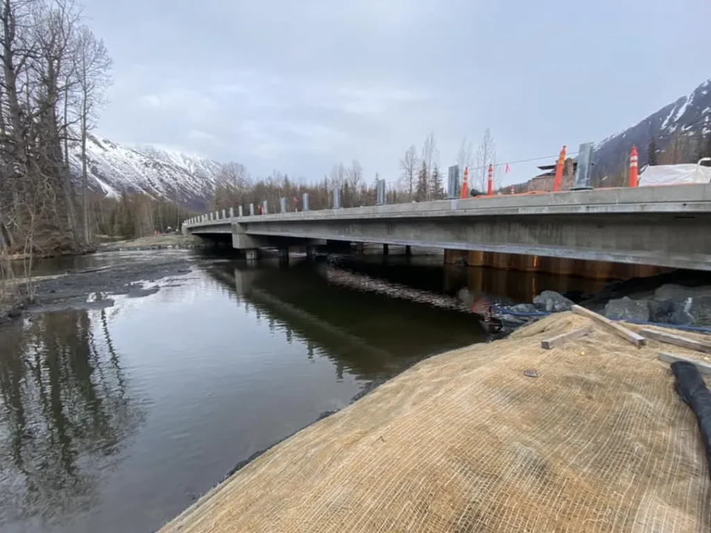 side view quartz creek bridge over water